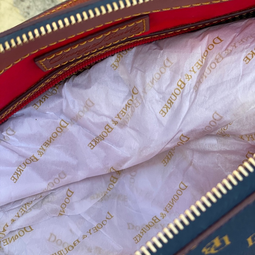 NWT Dooney&Bourke zip zip top Satchel signature - Picture 6 of 8